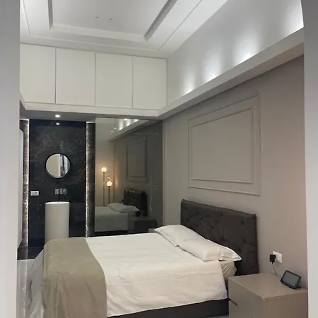 Gravina 5 * Naples