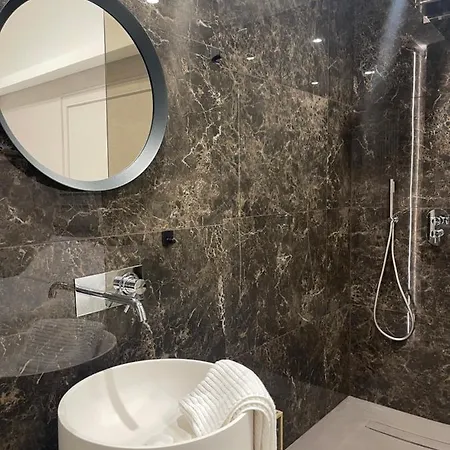 Gravina 5 * Naples